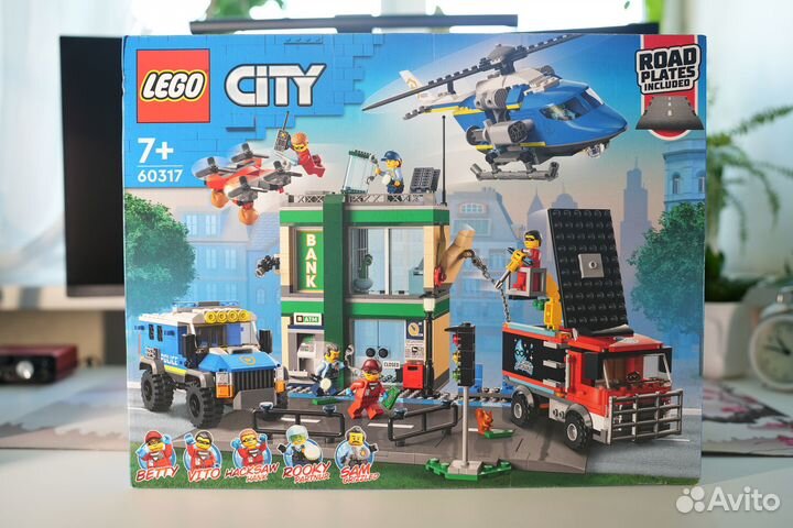 Новый Lego City Полицейская погоня в банке 60317