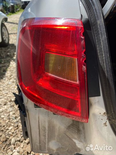 Фонарь задний левый наружный Volkswagen Jetta 6