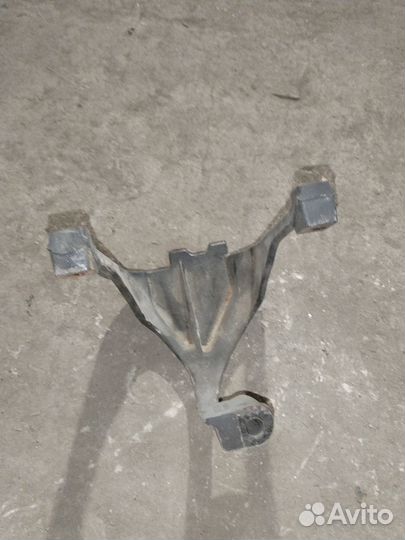 Кронштейн двигателя DAF XF 106