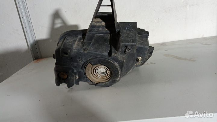 Фара противотуманная LC200