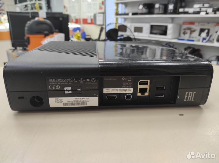 Игровая приставка Xbox 360 E (Шур)