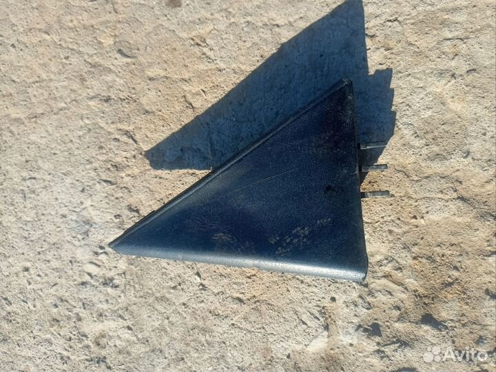 Уголок задней левой двери Volvo S40