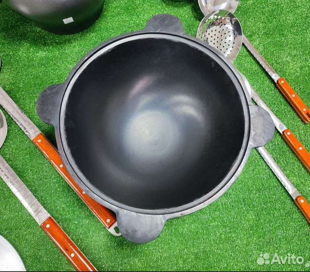 Казан чугунный в Ярославле с клеймом 6-8-10-12-16