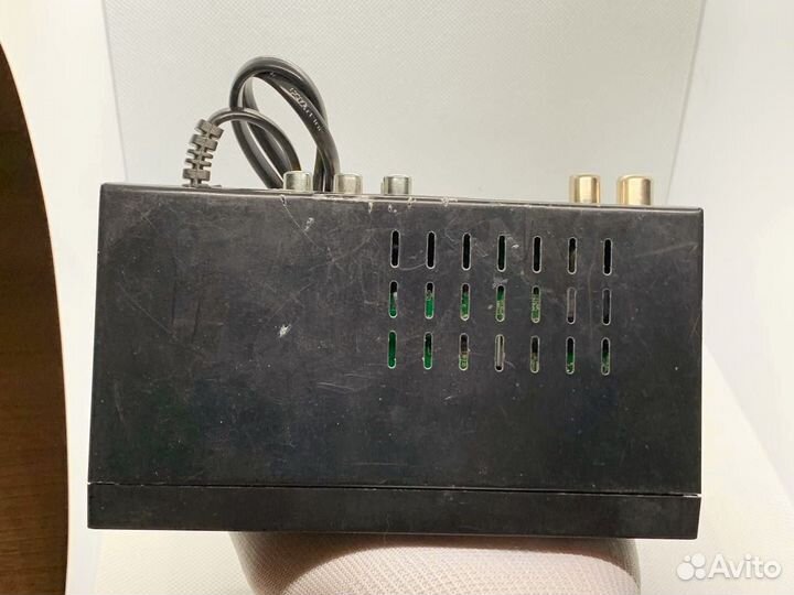 Цифровой ресивер / Эфирная DVB-T2 тв приставка