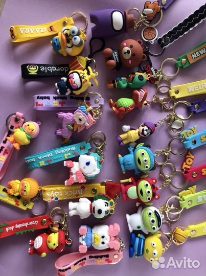Трендовый брелок игрушка