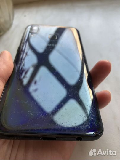 Samsung Galaxy A40, 4/64 ГБ