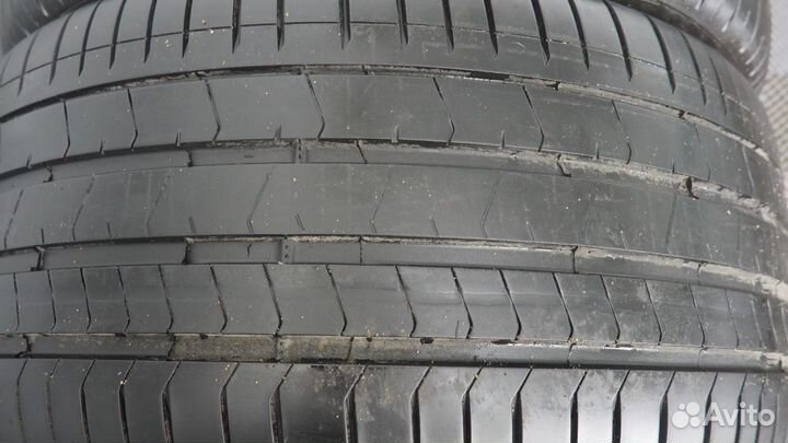 Pirelli P Zero 275/40 R22 и 315/35 R22