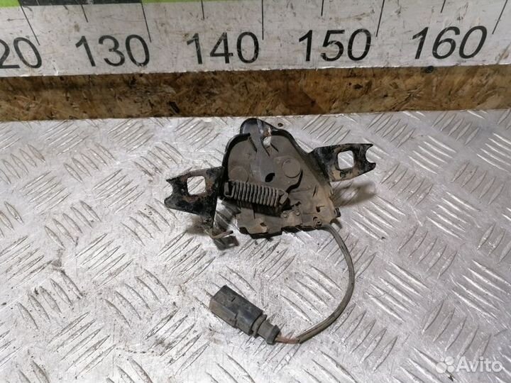 Замок капота Skoda Octavia 2000 2011