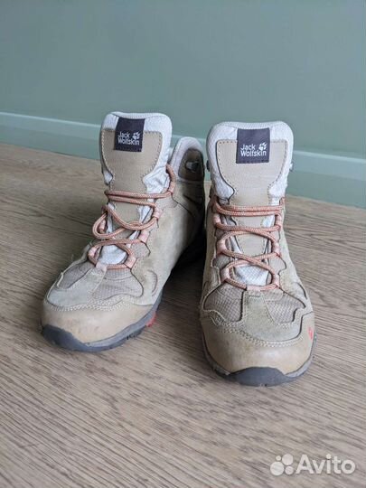 Трекинговые ботинки женские Jack Wolfskin