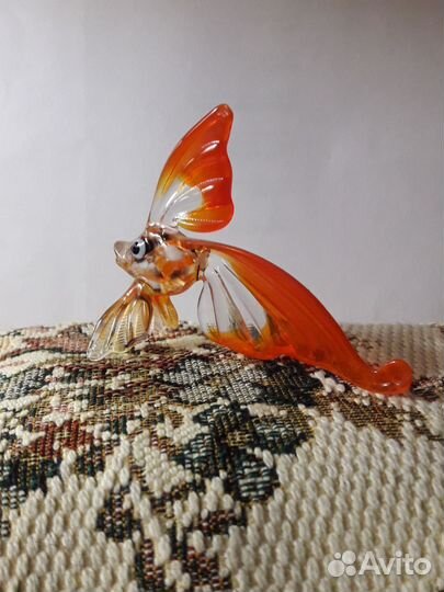 Фигурка из стекла Золотая рыбка