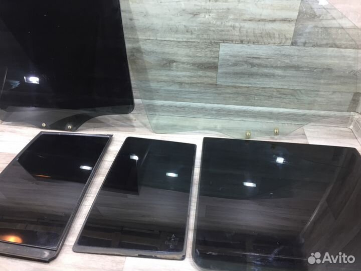 Стекло левое правое Pajero 3 Паджеро / Montero