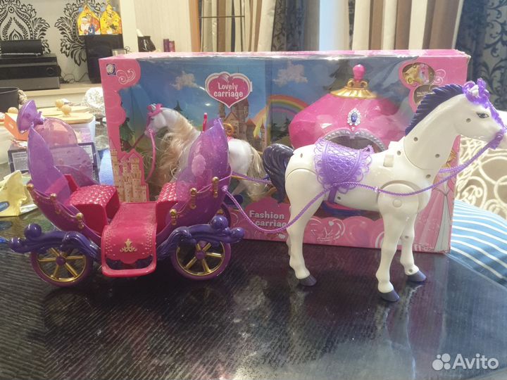 Лошадь, карета