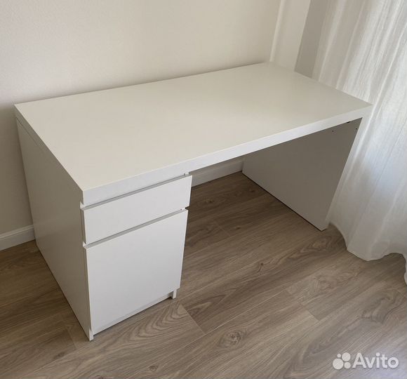 Стол письменный икеа Мальм 140*65