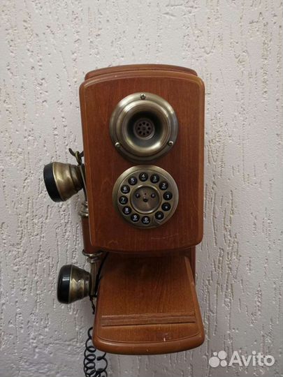 Винтажный телефон