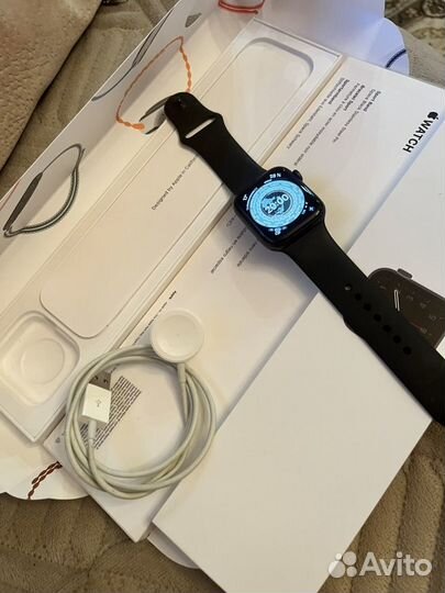 Часы apple watch se 44 mm