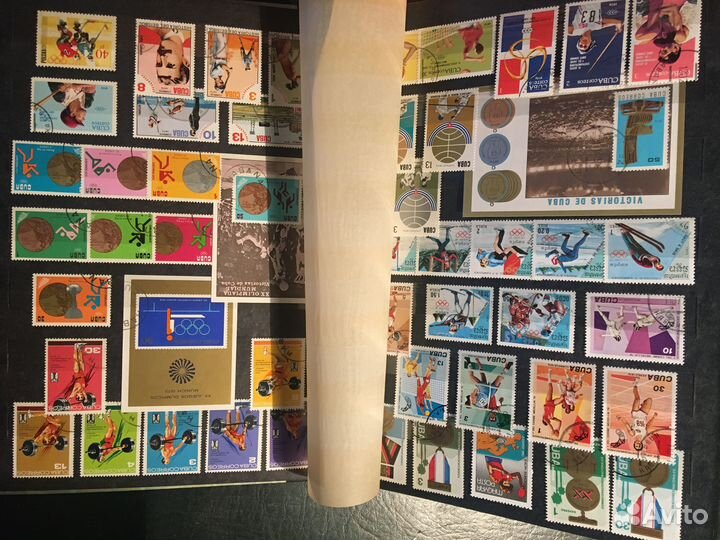 Альбом с 440 марками 