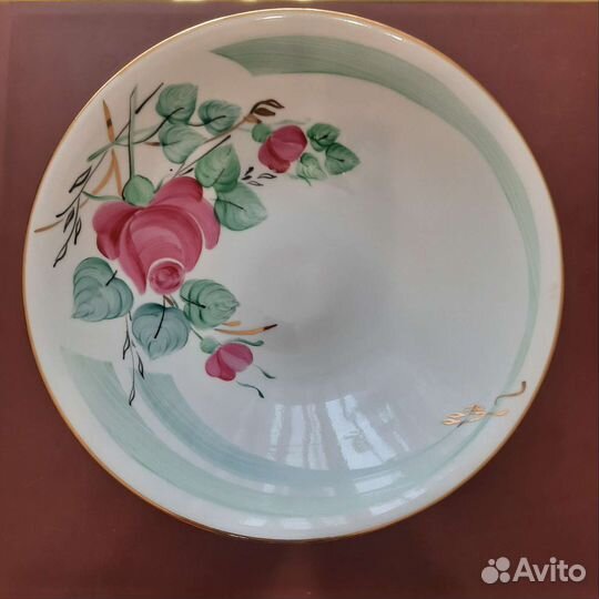 Ваза фарфоровая на ножке. СССР