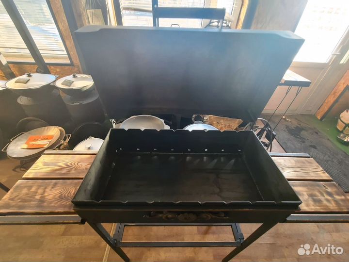 Мангал с крышкой