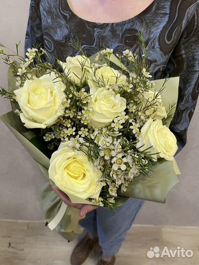 Розы букет живые цветы подарок