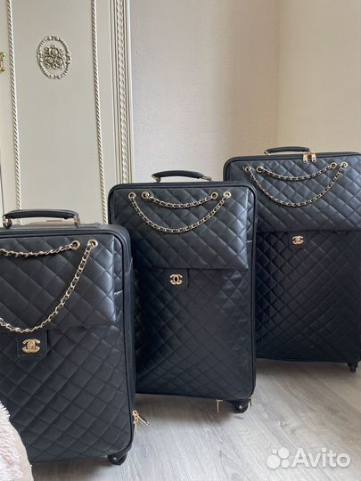 Чемодан на колесах