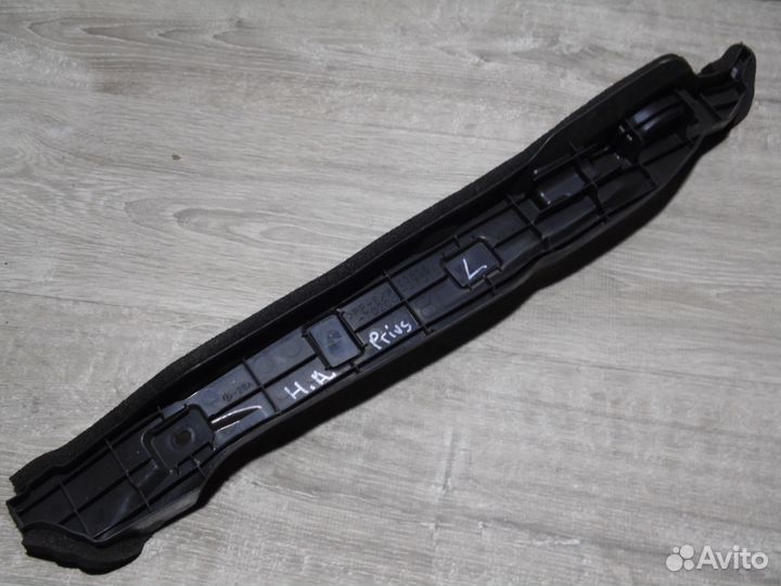 Защита левого крыла Тойота Приус 50