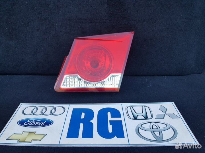 Фонарь крышки багажника правый Chevrolet Cruze