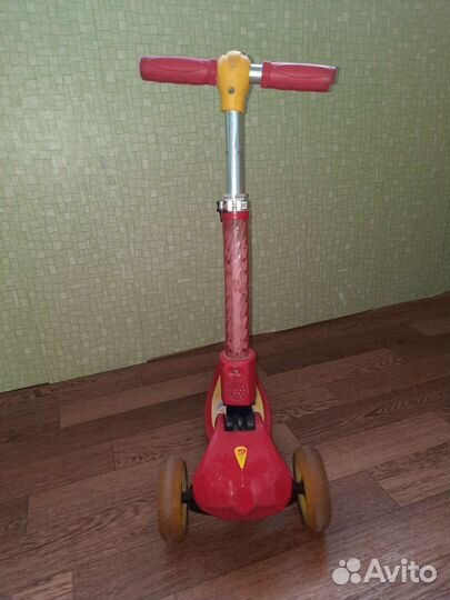 Самокат трехколесный scooter