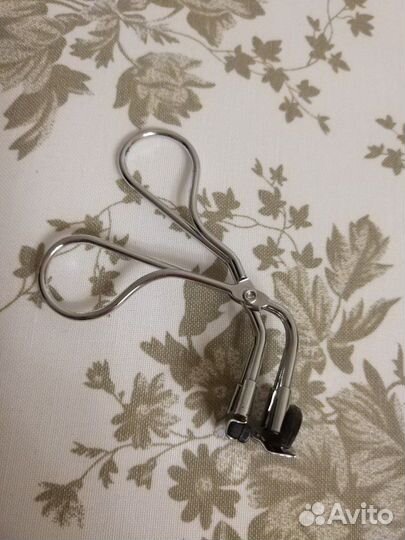 Щипцы для завивки ресниц