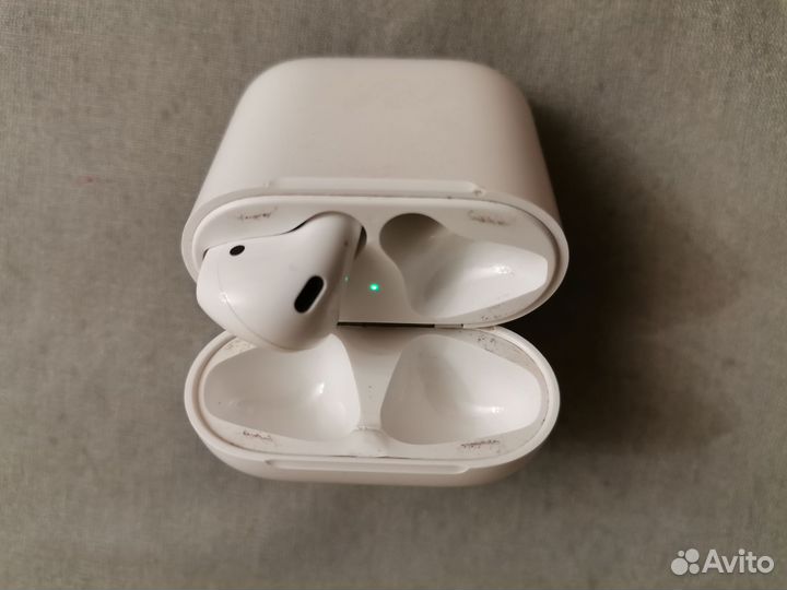 Наушники Apple airpods 1 Чехол и правый наушник