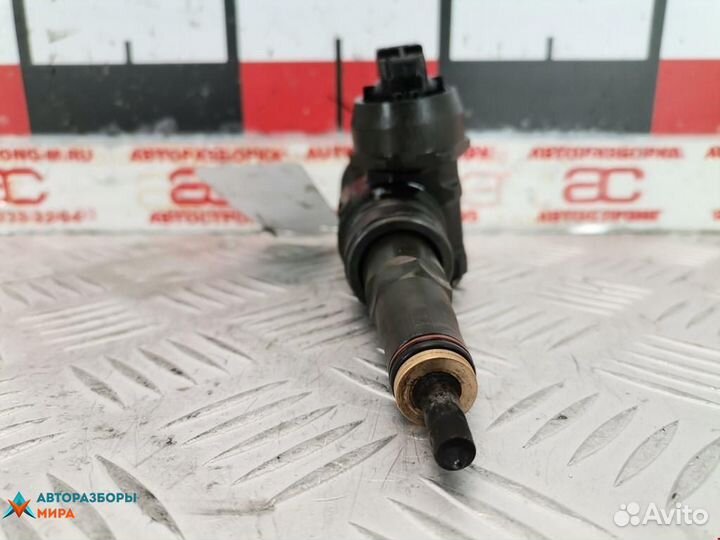 Форсунка Volkswagen Touran рест. 2008 038130073AG