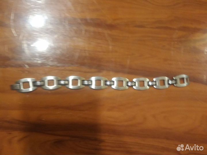 Стальной браслет
