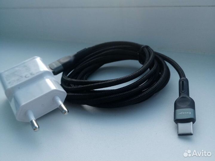 Зарядное устройство + кабель USB Type-C 1м