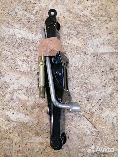 Домкрат Mitsubishi Grandis NA4W