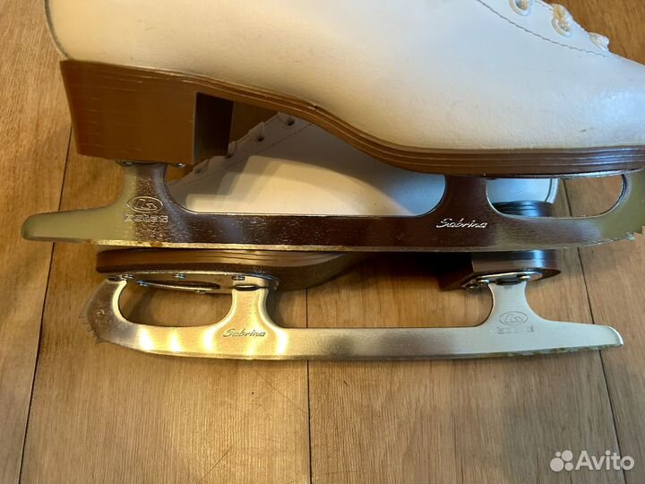 Коньки фигурные женские