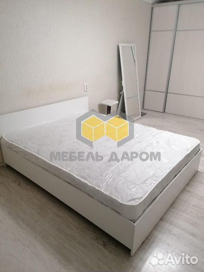 Кровать односпальная с матрасом