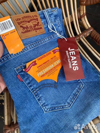 Летние джинсы Levis