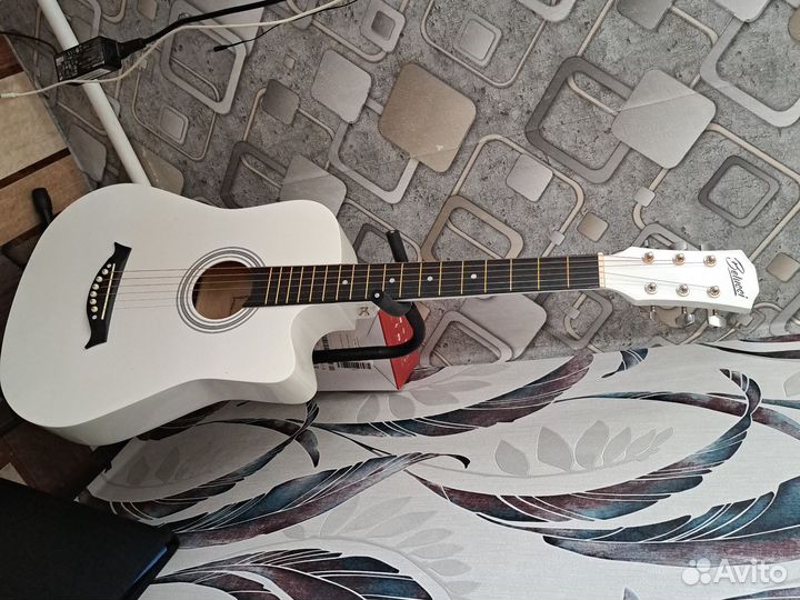 Гитара шестиструнная