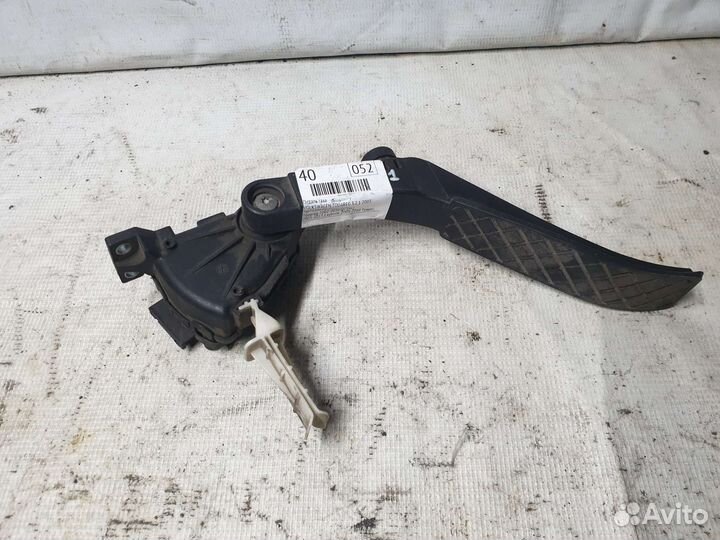 Педаль газа Volkswagen Touareg 2003