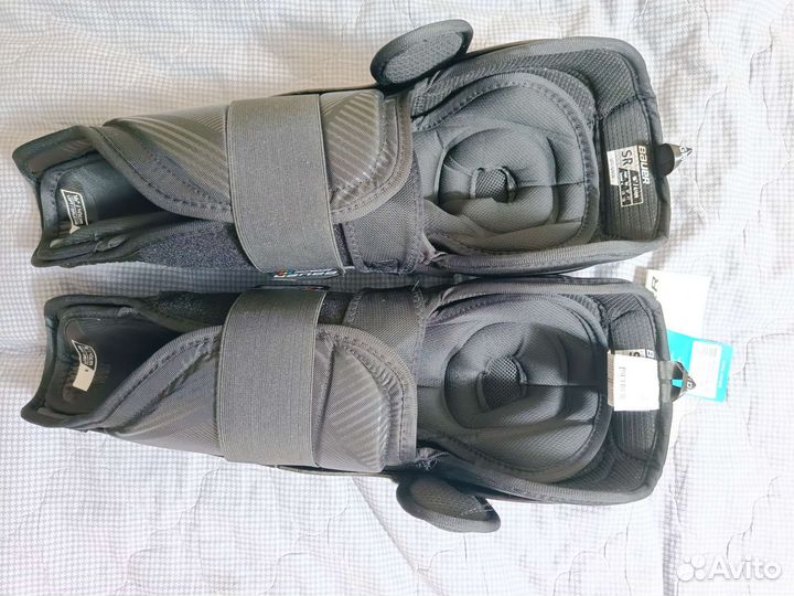 Щитки хоккейные Bauer/Reebok jofa