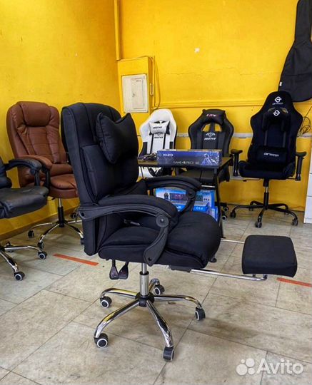 Офисное кресло из ткани