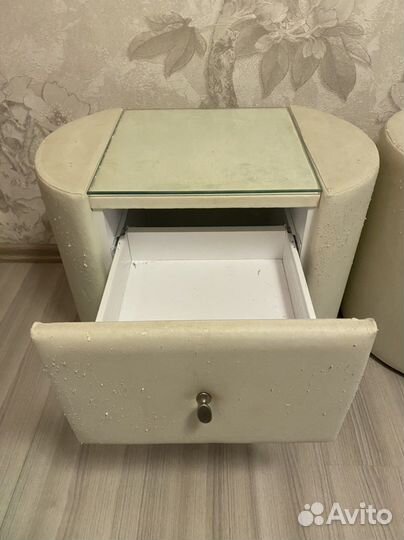 Тумба с выдвижными ящиками