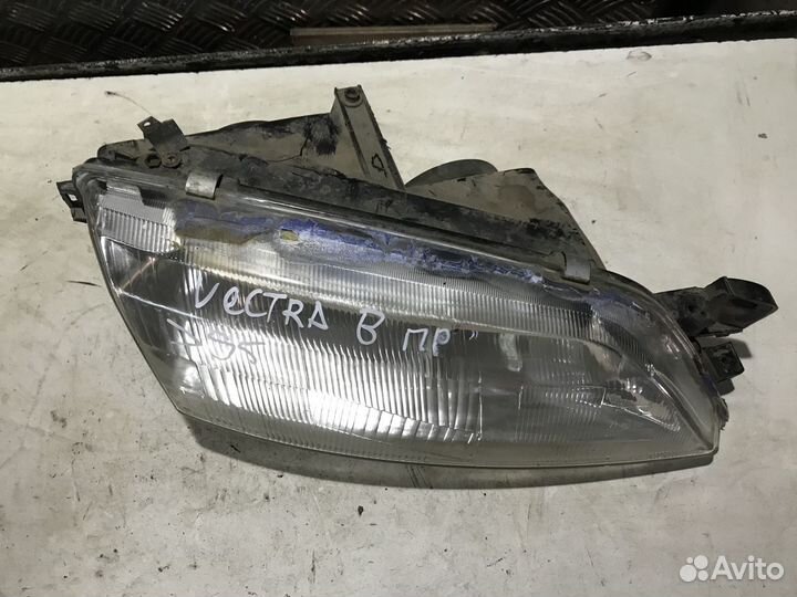 Фара правая Opel Vectra B
