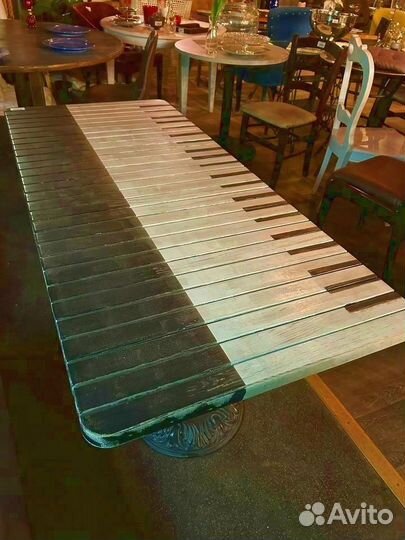 Стол обеденный 