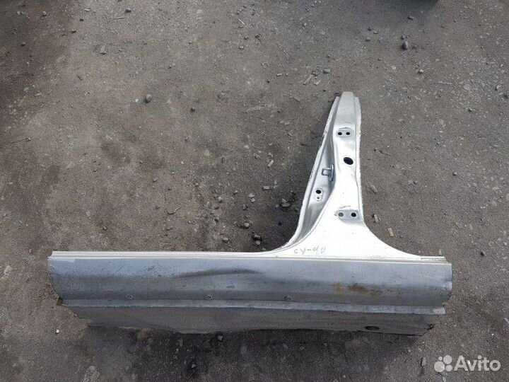 Центральная стойка кузова левая Toyota Camry CV40