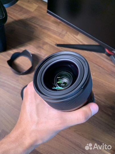 Объектив Sigma AF 18-35 mm F1.8 Canon EF-S