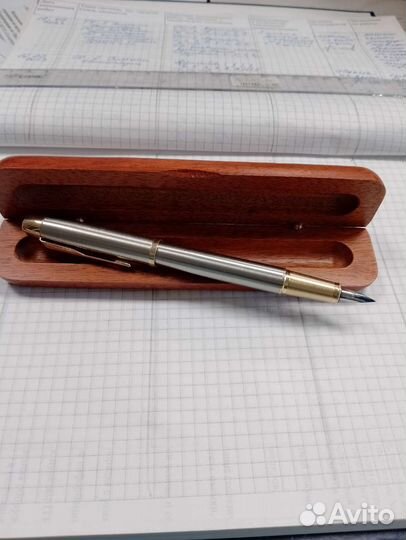 Перьевая ручка parker