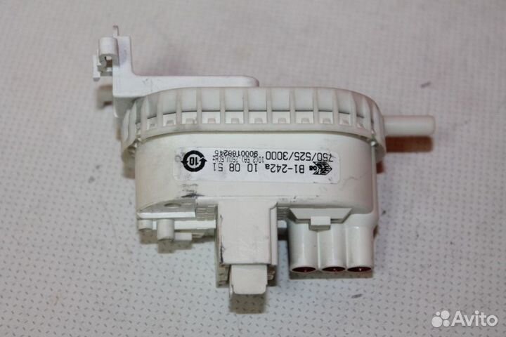 Прессостат Bosch 428683 бу. 1623