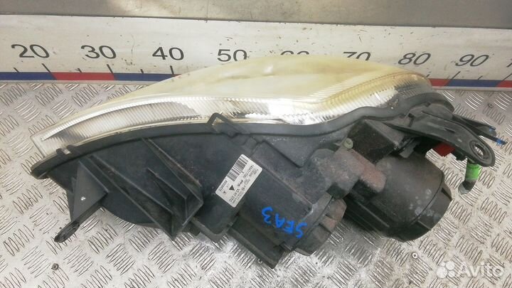 Фара Citroen C8 (2002-2014)