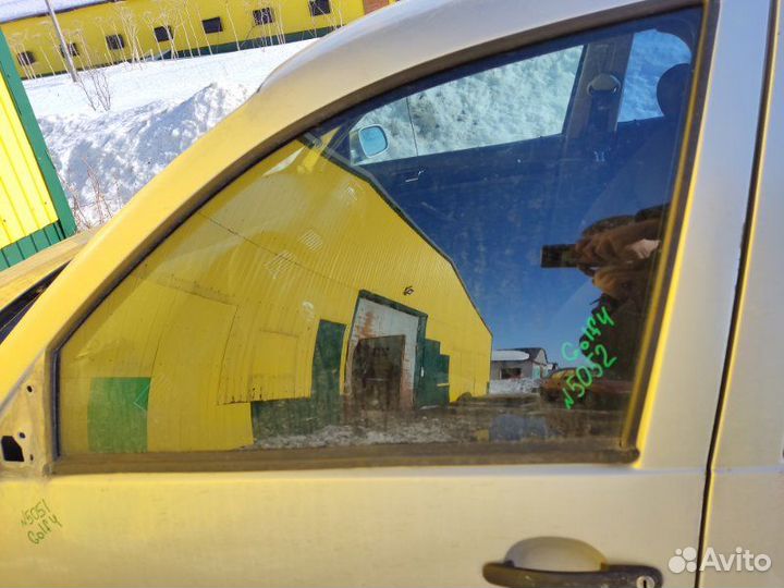 Стекло переднее левое Volkswagen Golf 4 хетчбек