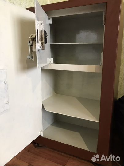 Сейф металлический